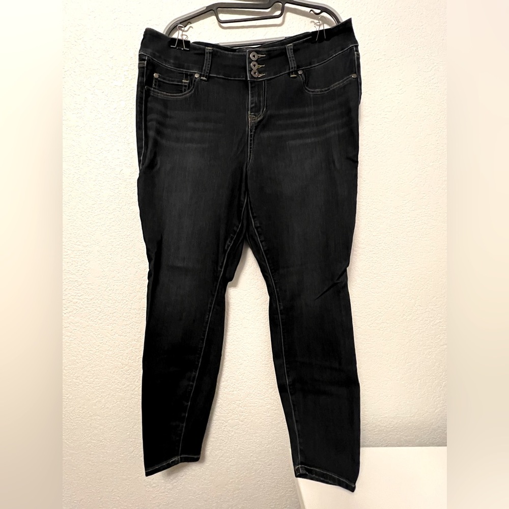 Torrid - jegging Jean NWOT